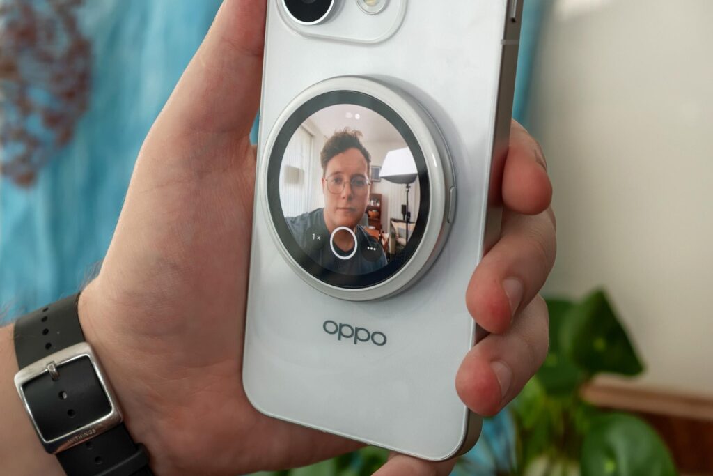 ​Oppo’s Bubble selfie screen is crying out for Qi2 